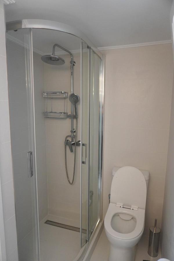 Konstantinos Stylish Brand New Apt In The Heart Of אתונה מראה חיצוני תמונה